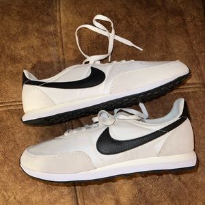 Nike tailwind. Size 10.5.